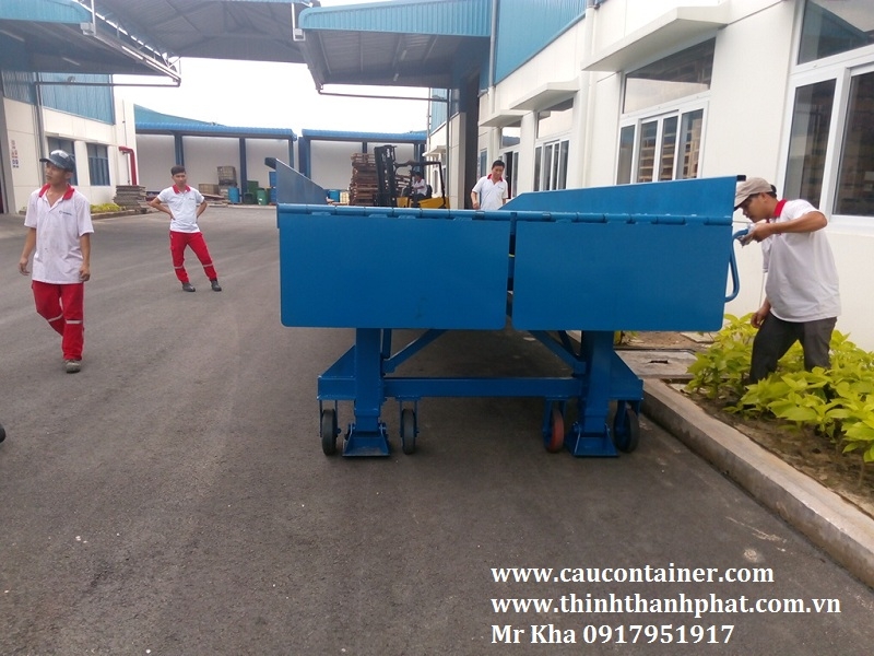 Cầu đóng rút container - Container loading ramp